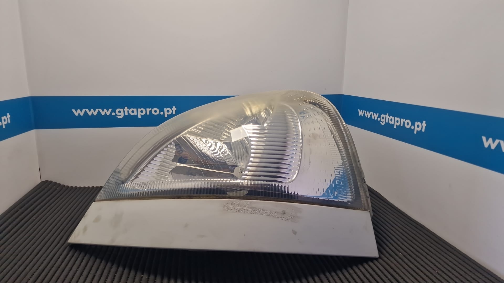 Links Headlight