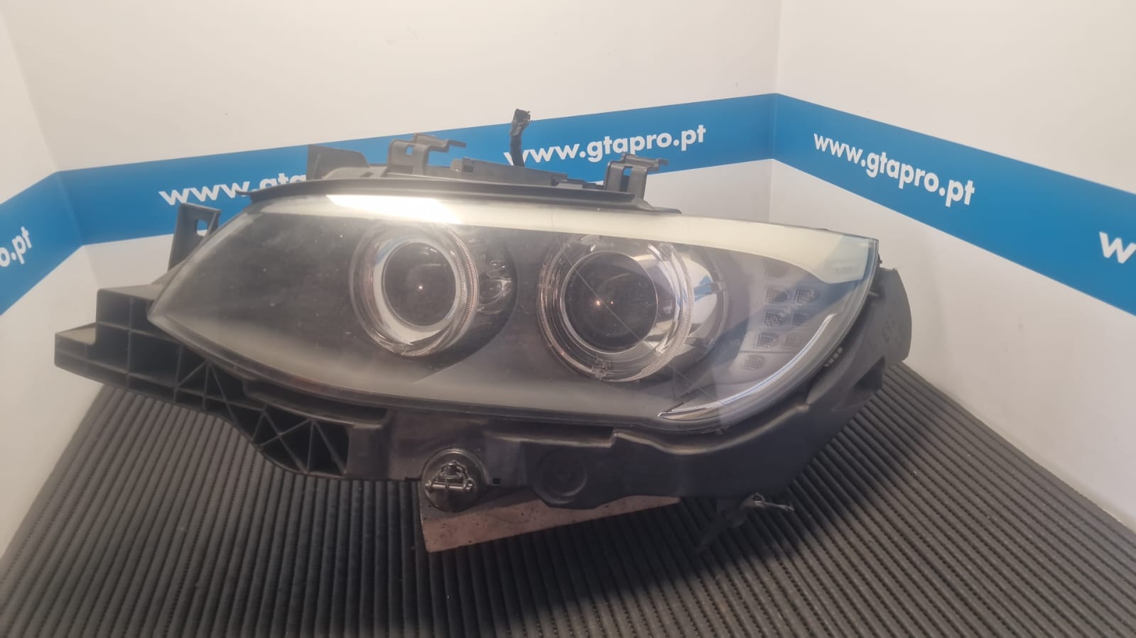Links Headlight
