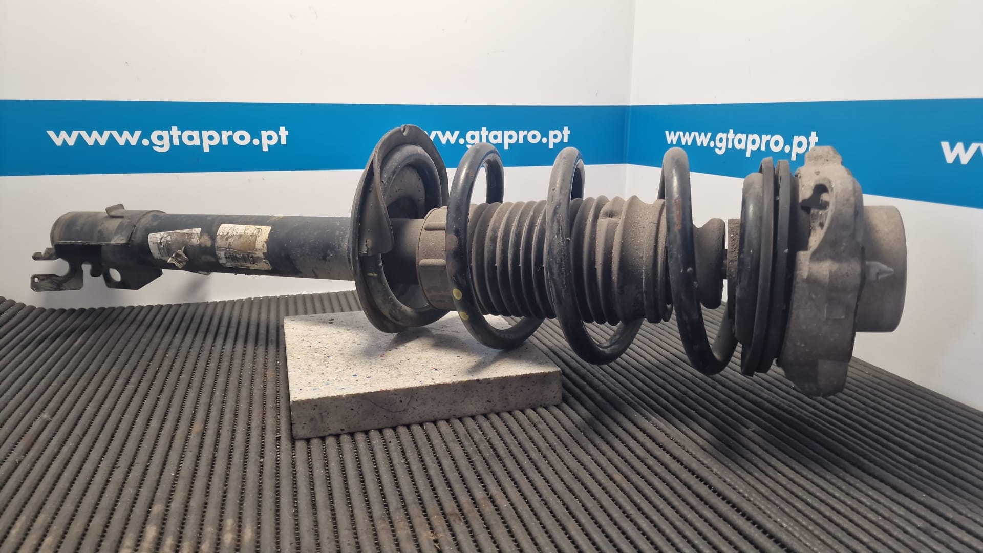 Right Front Shock Absorber