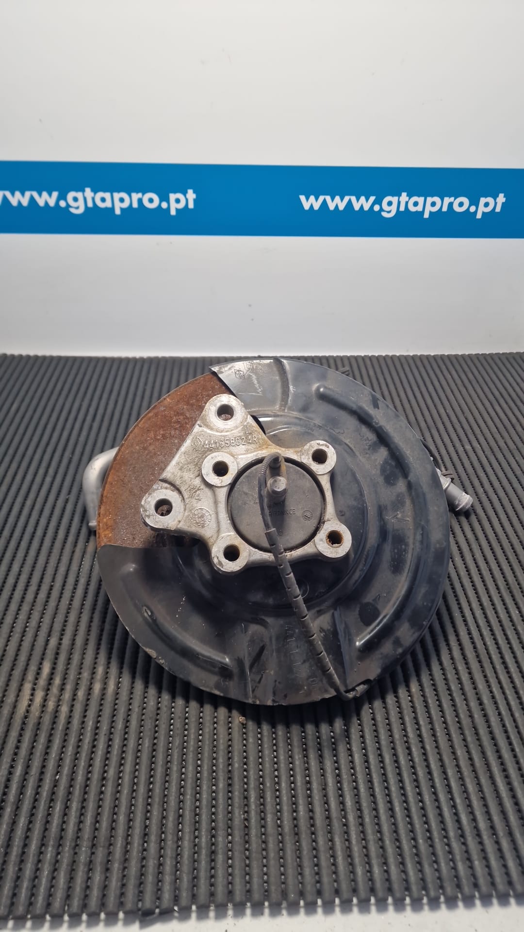 Left rear steering knuckle