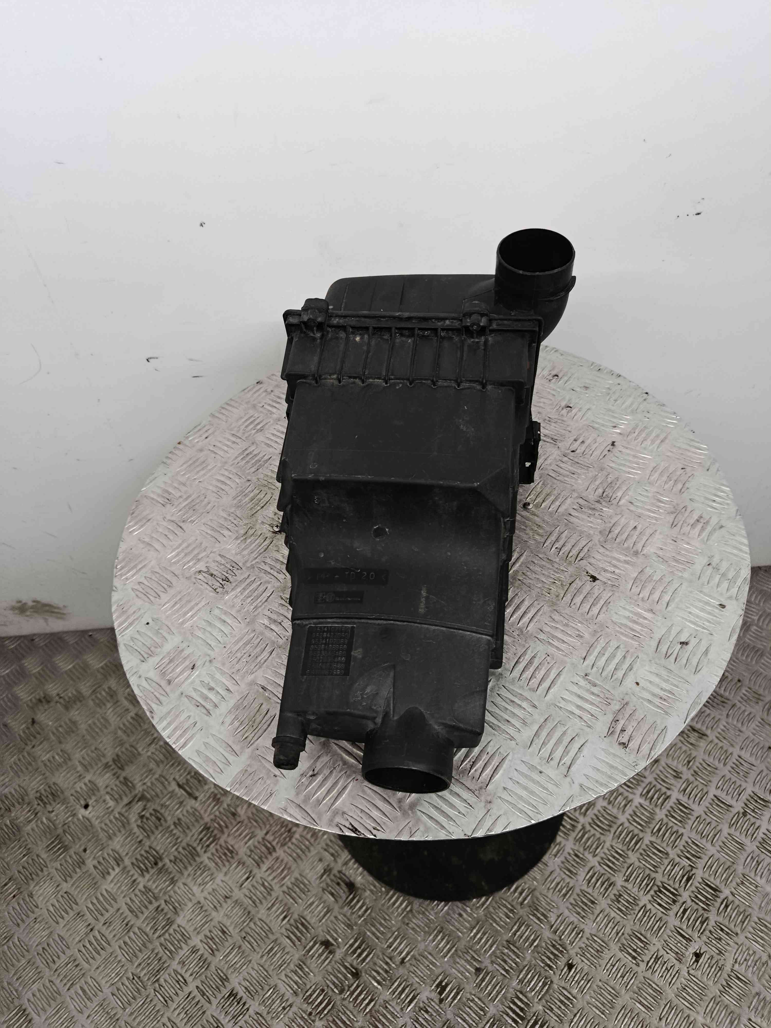 Air filter box