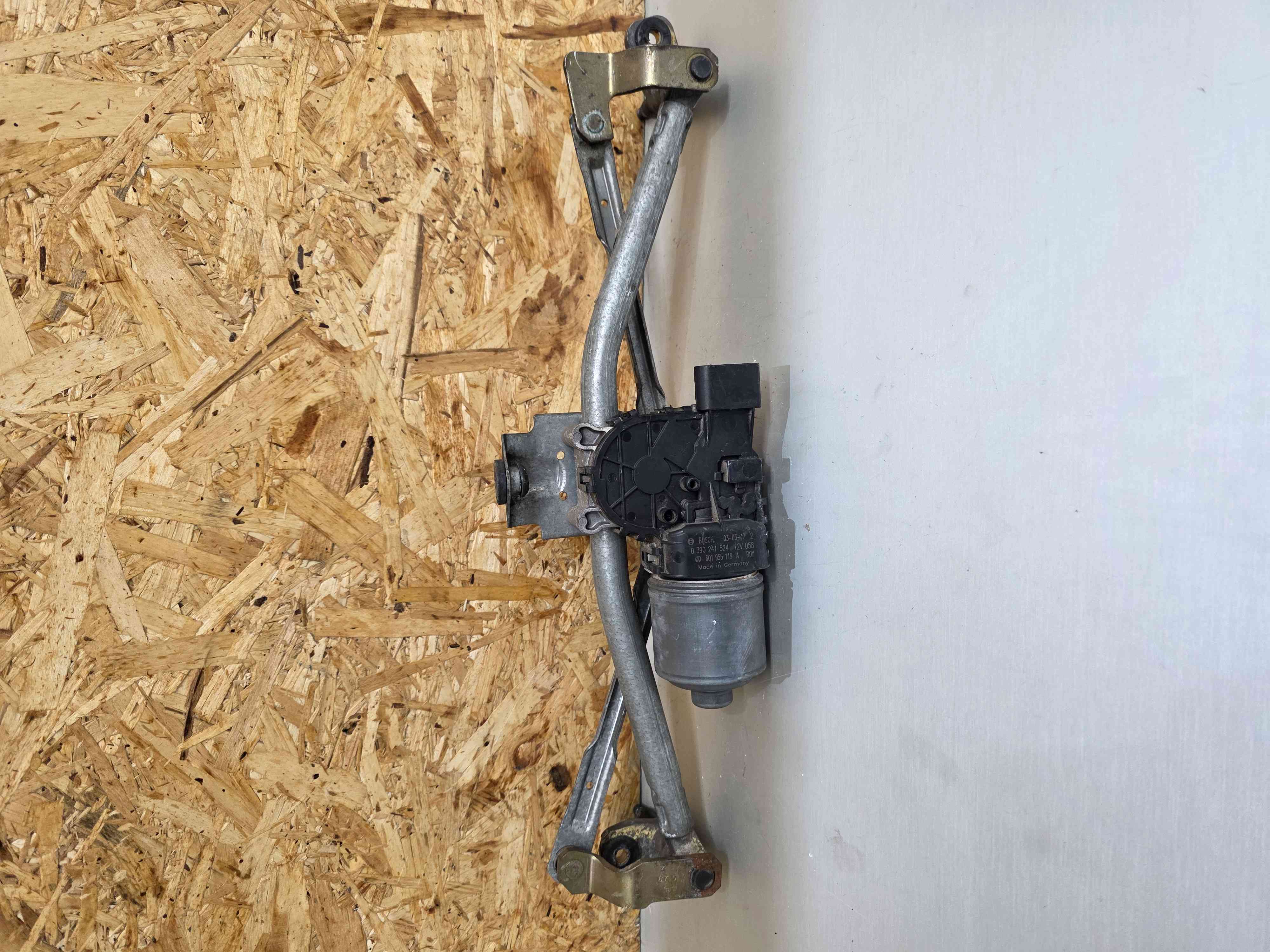 Essuie-glace moteur avant - VW POLO IV