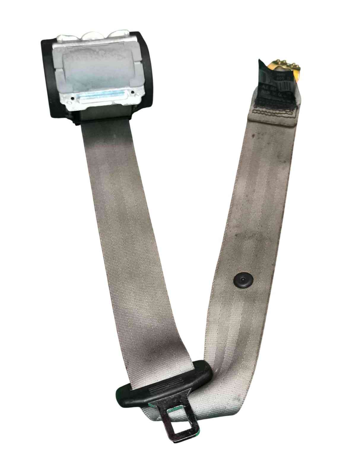 Links rear seatbelt