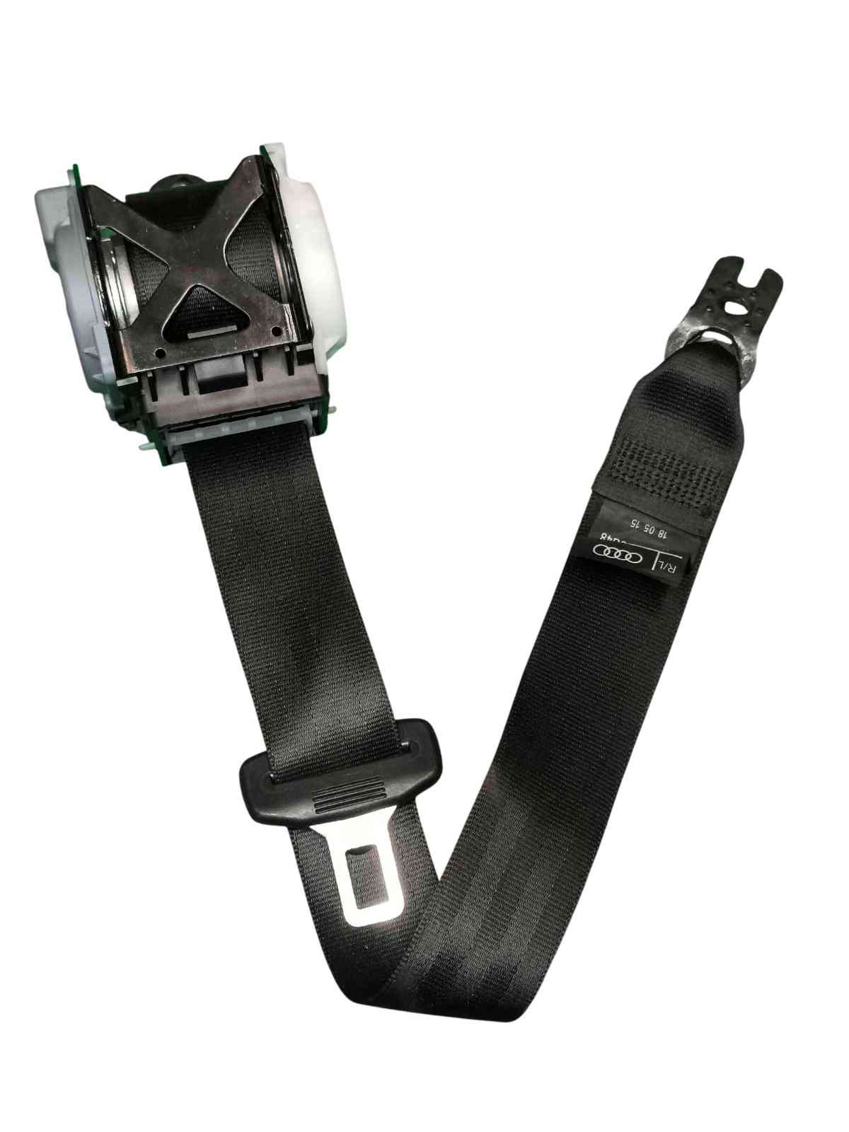 Links rear seatbelt