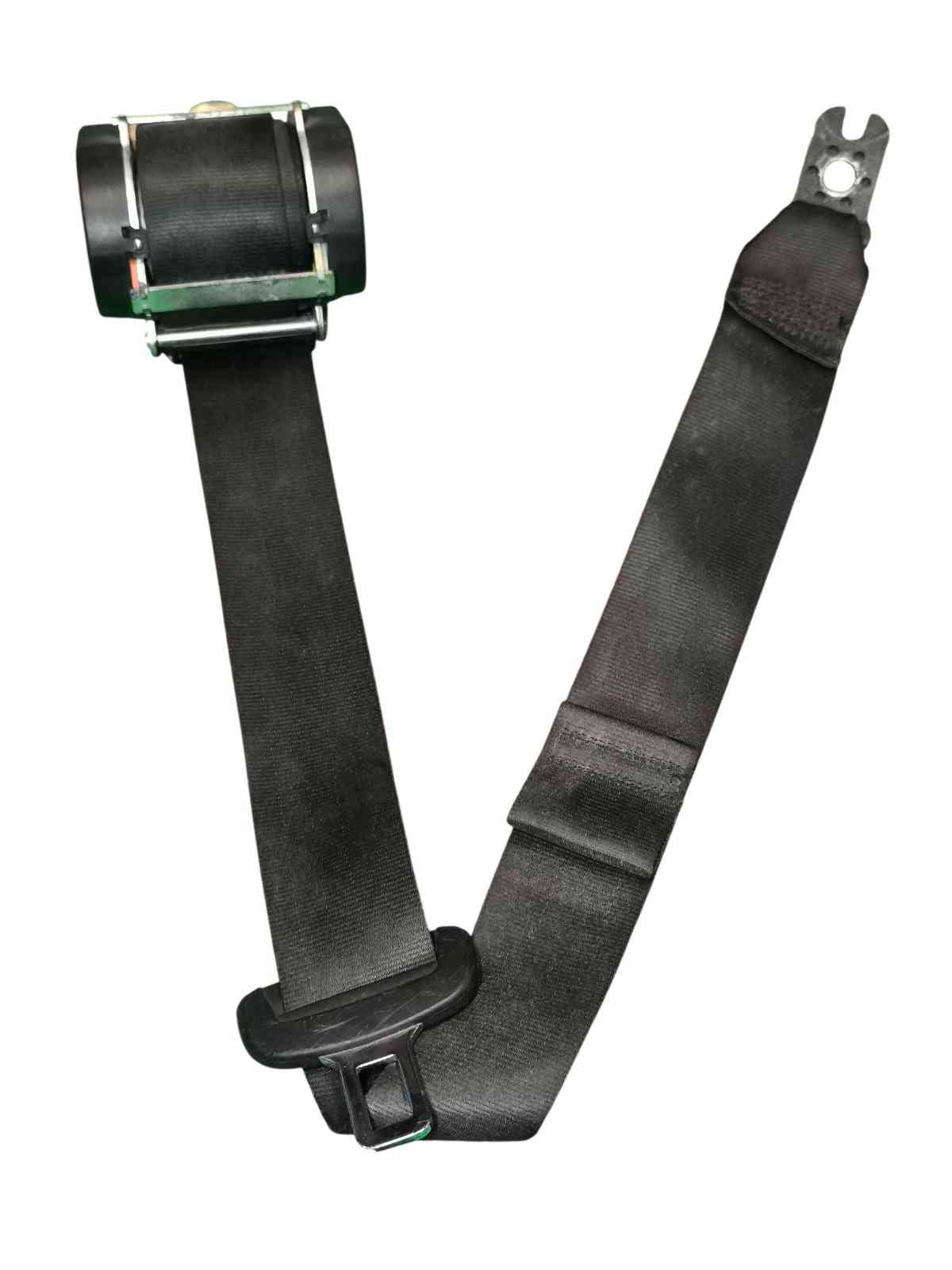 Links rear seatbelt