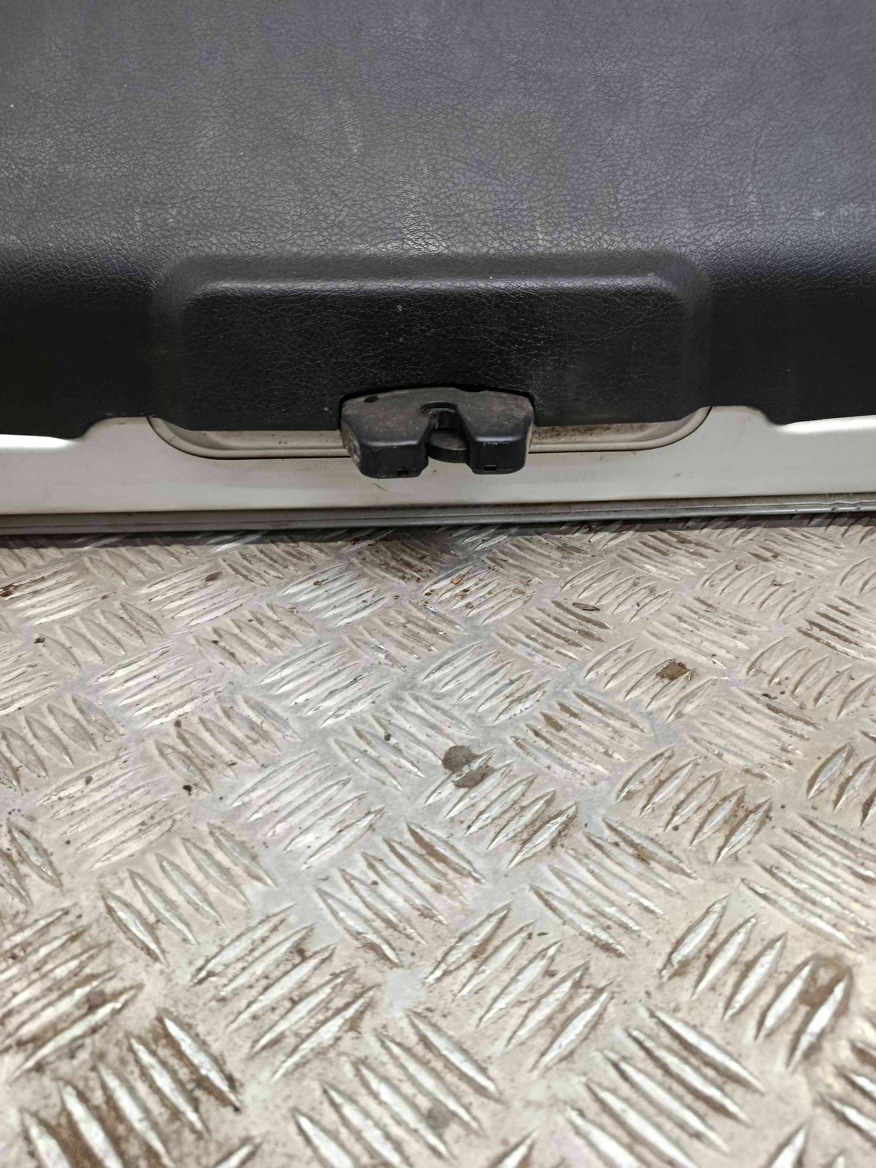 Tailgate Lock /Latch