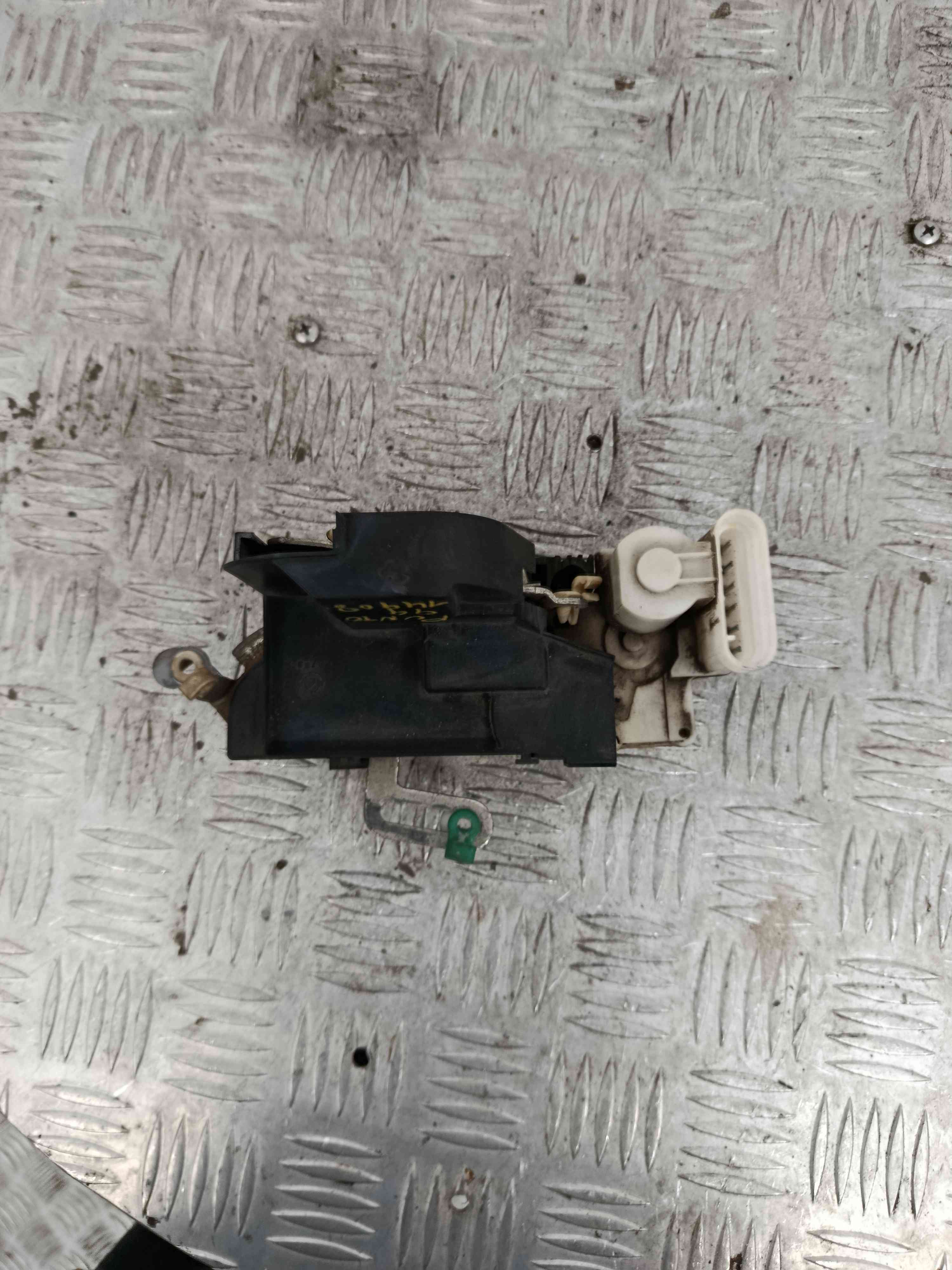 Cerradura / cierre puerta delantero derecho