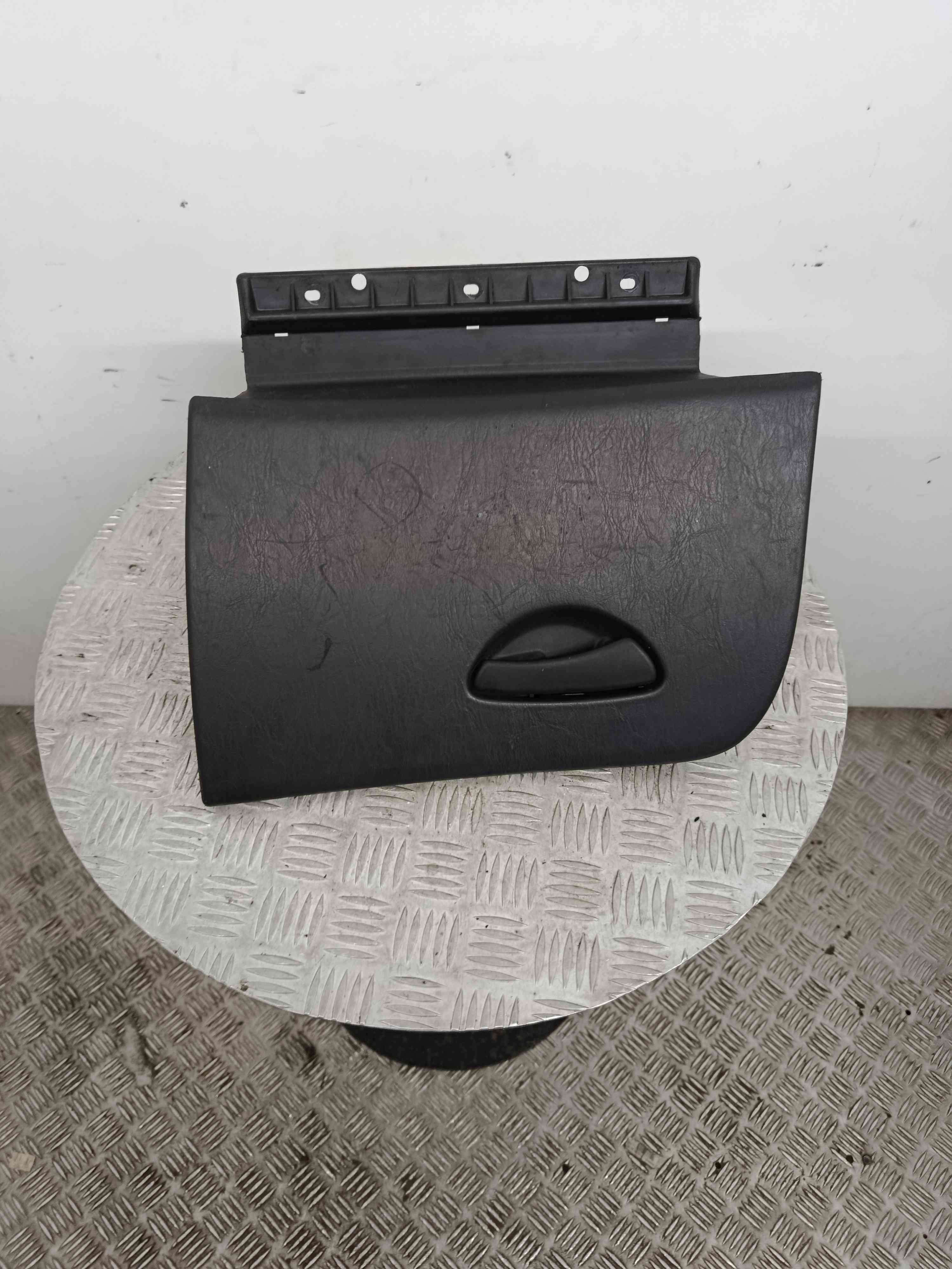 Glove Box / Compartment
