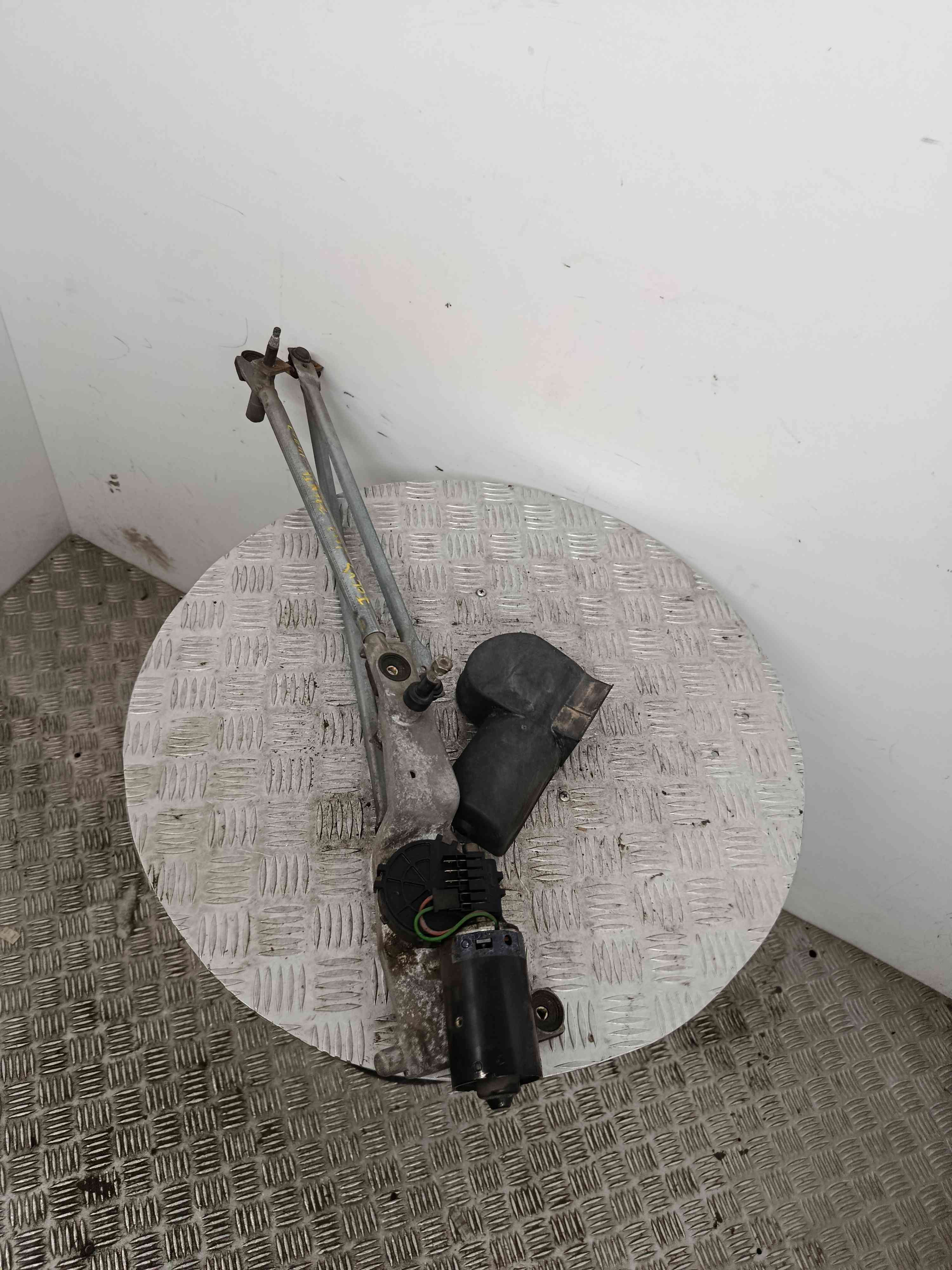 Front Wiper Motor