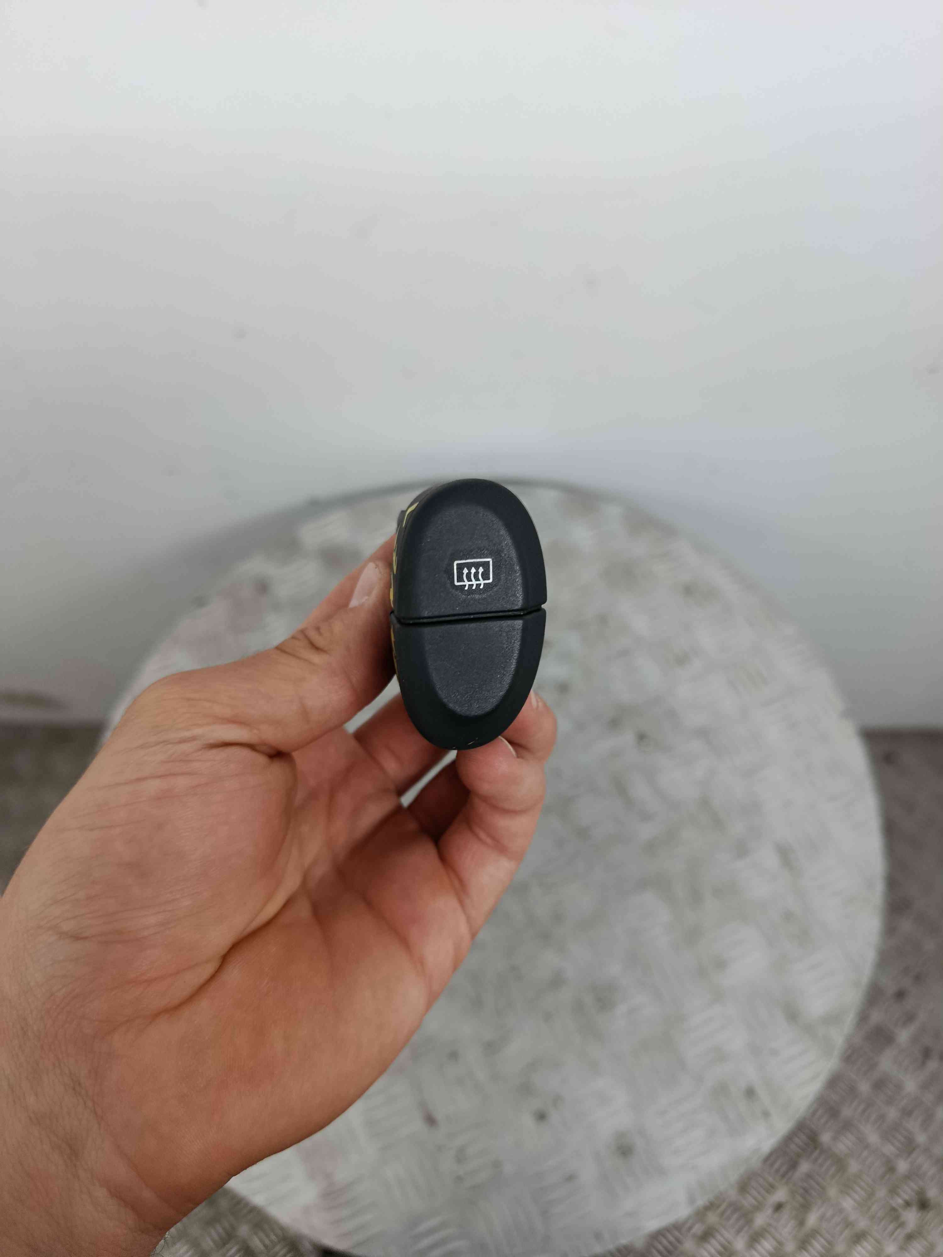 Front defroster switch