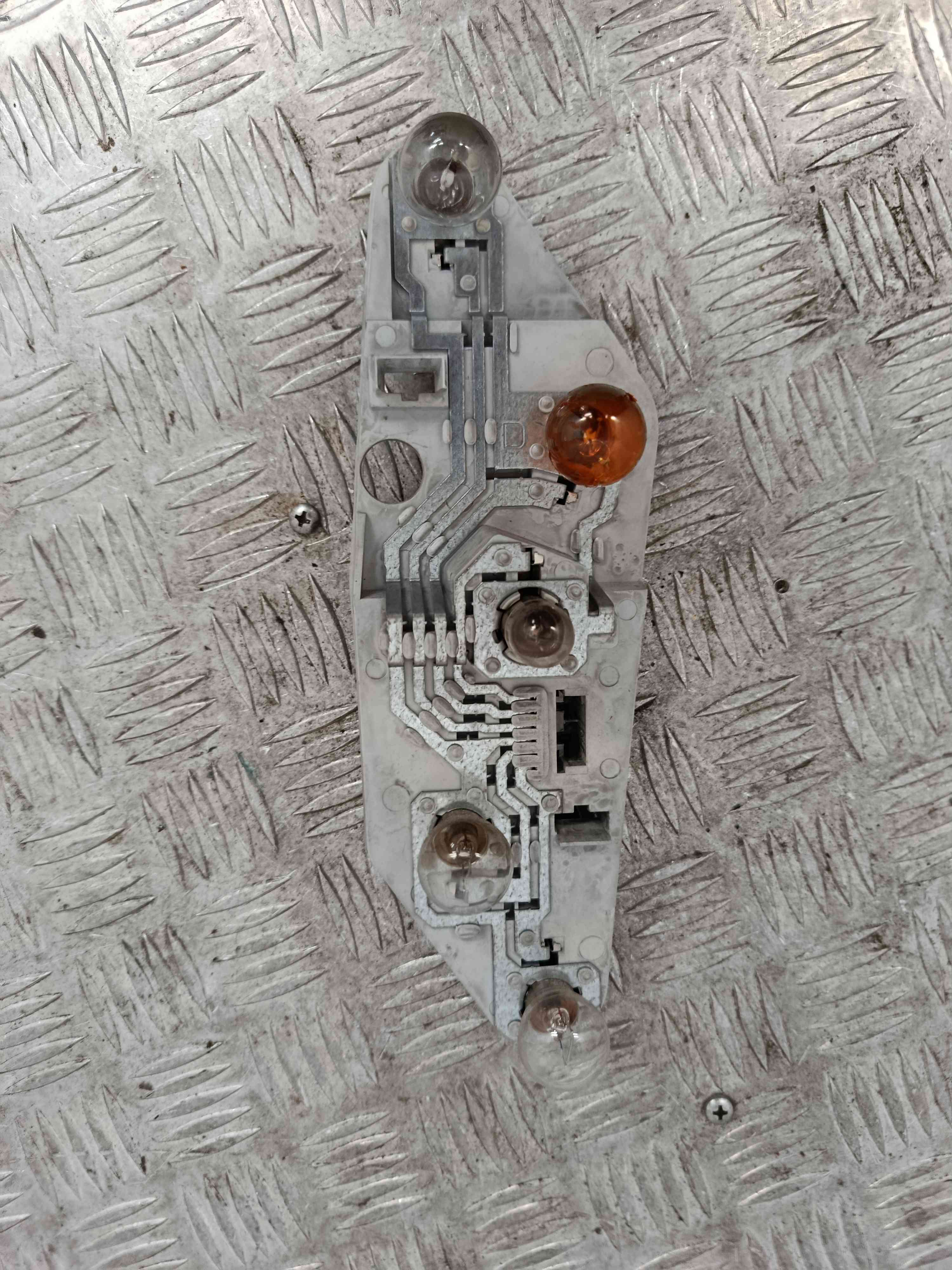 Rechts Licht bulb cover holder