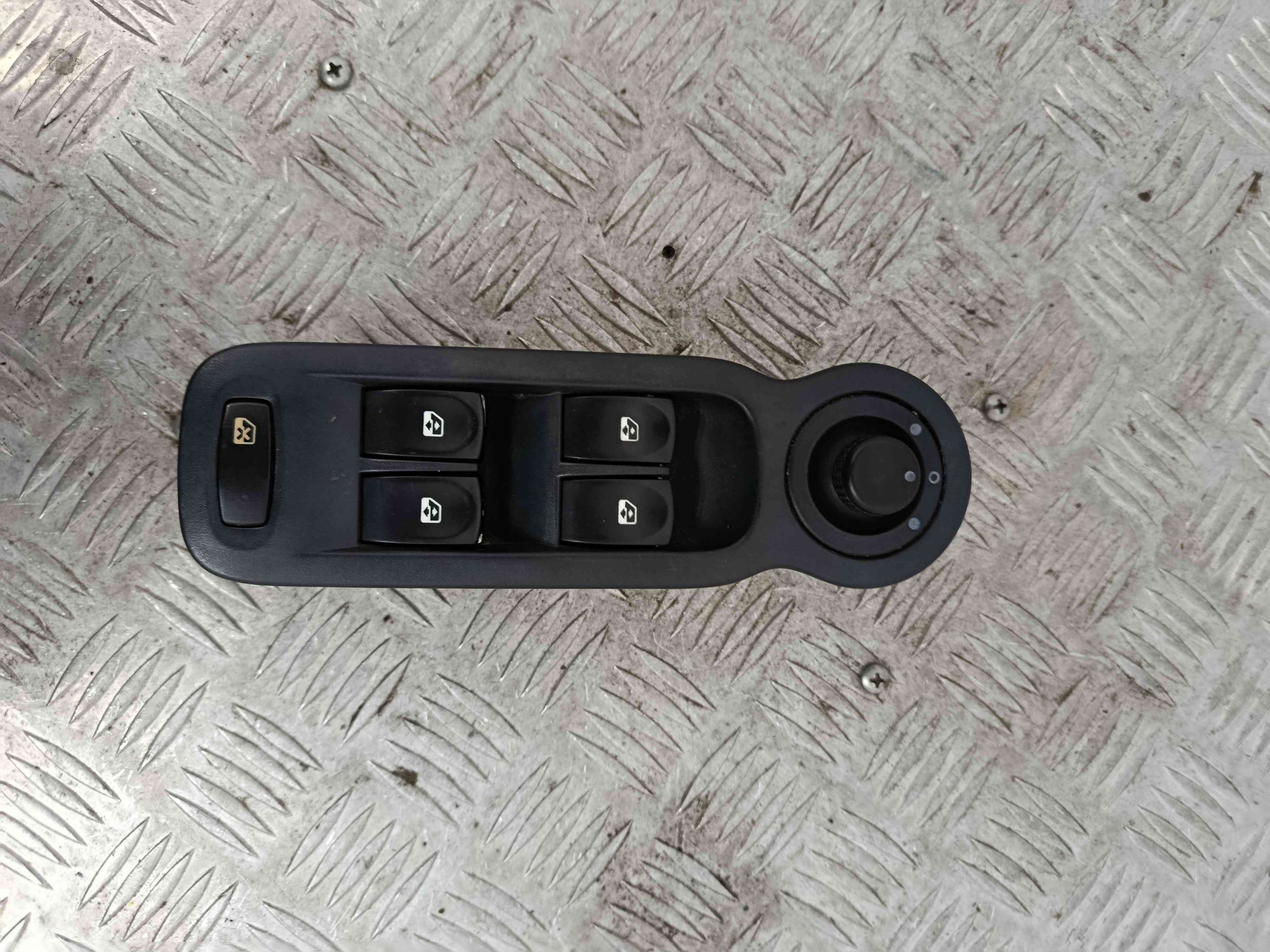 Mando / interruptor elevalunas delantero izquierdo
