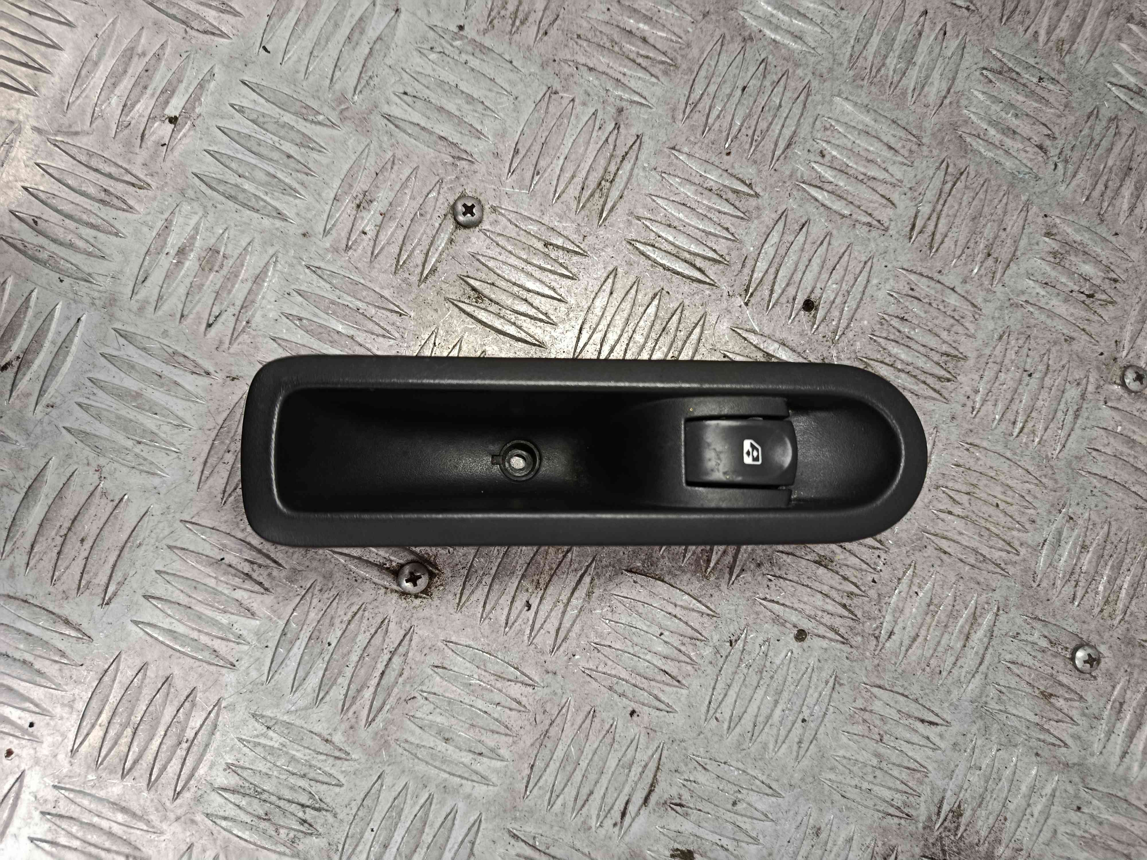 Mando / interruptor elevalunas trasero derecho