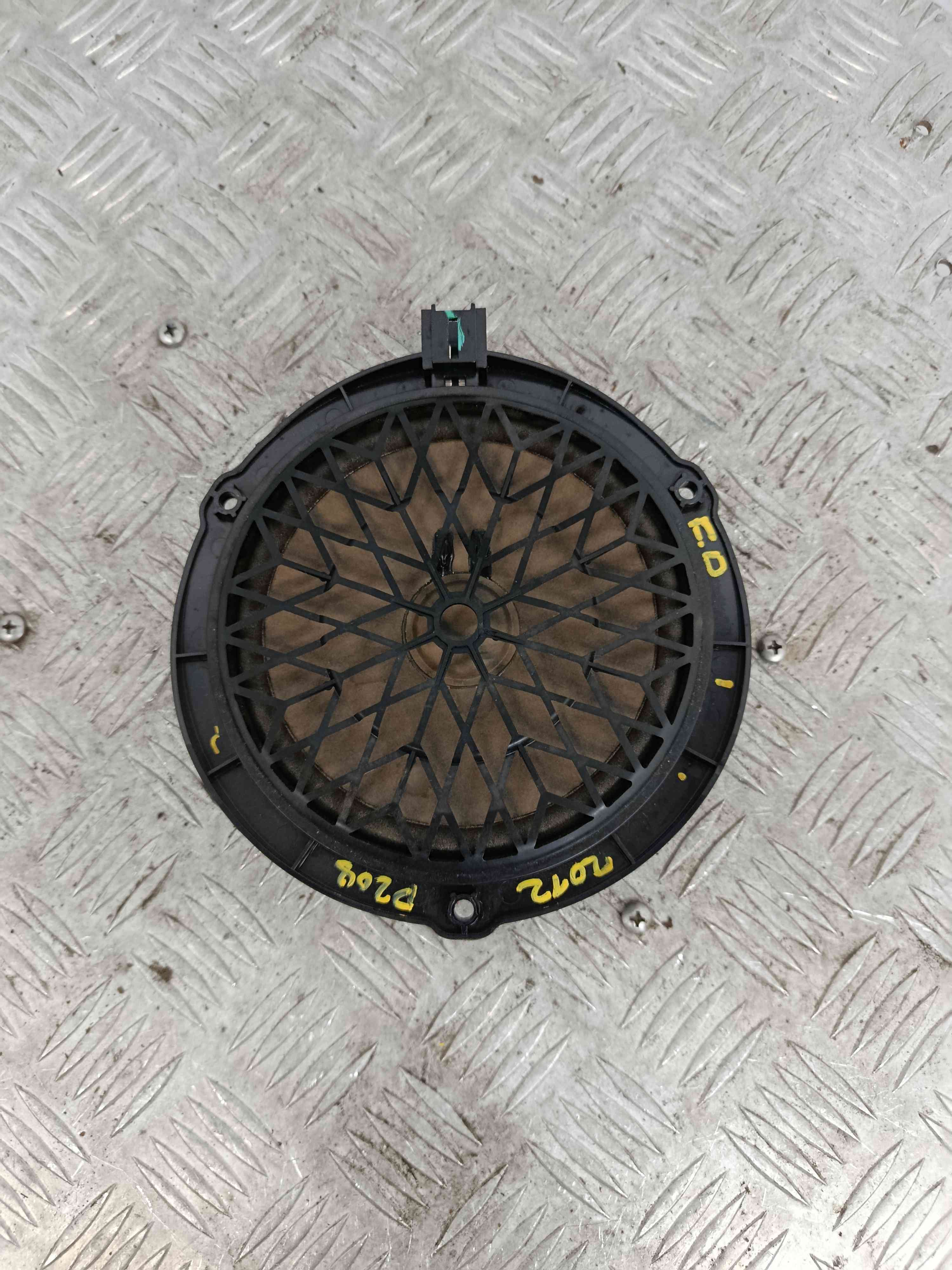 Sound system column / Speakers