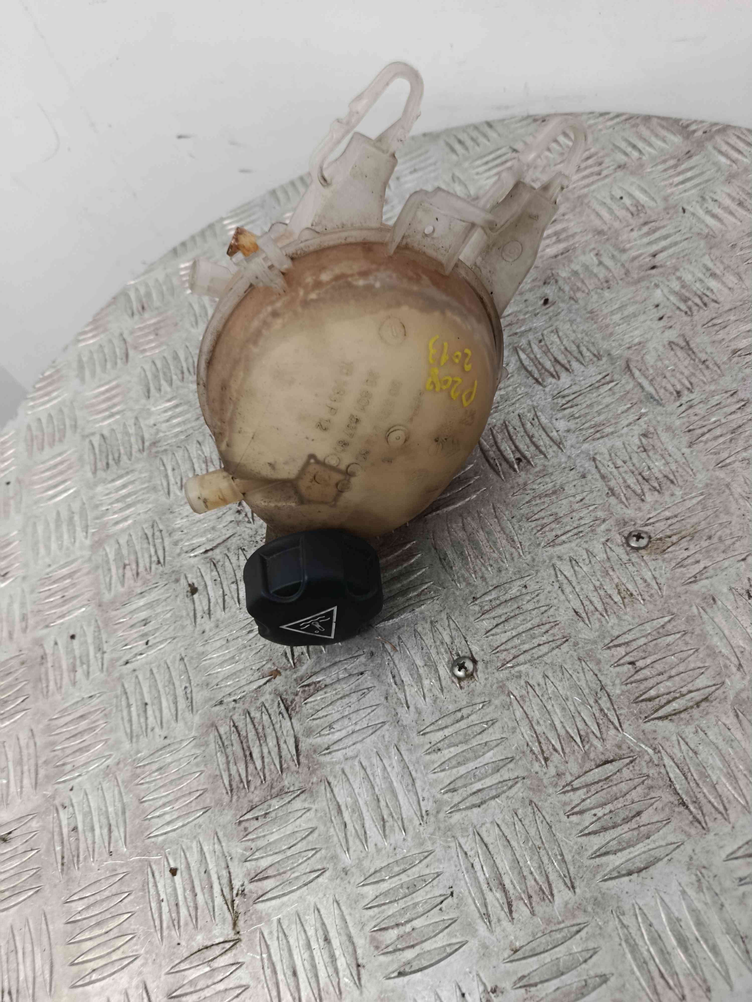 Coolant reservoir