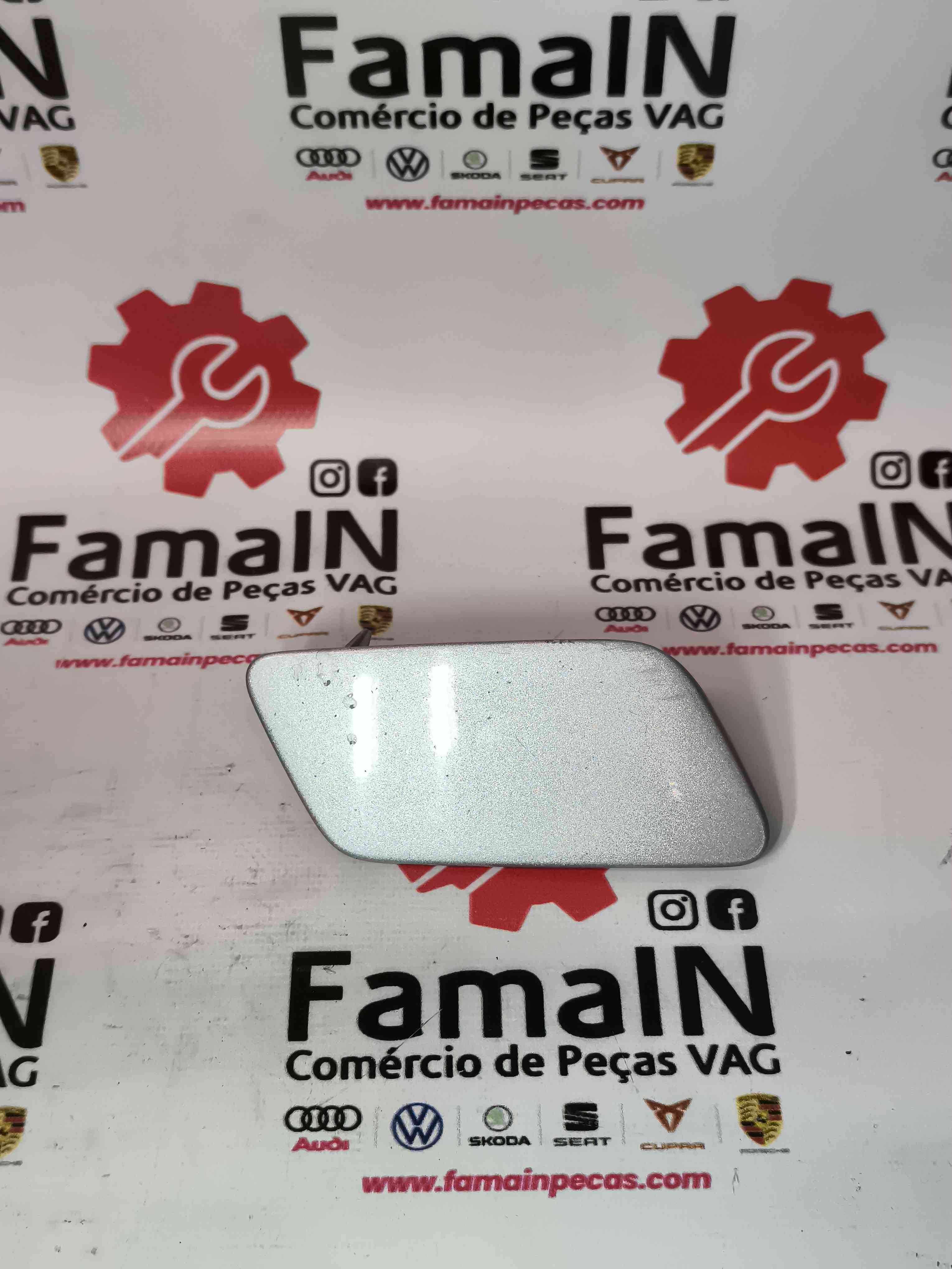 tampa do lava-faróis direito