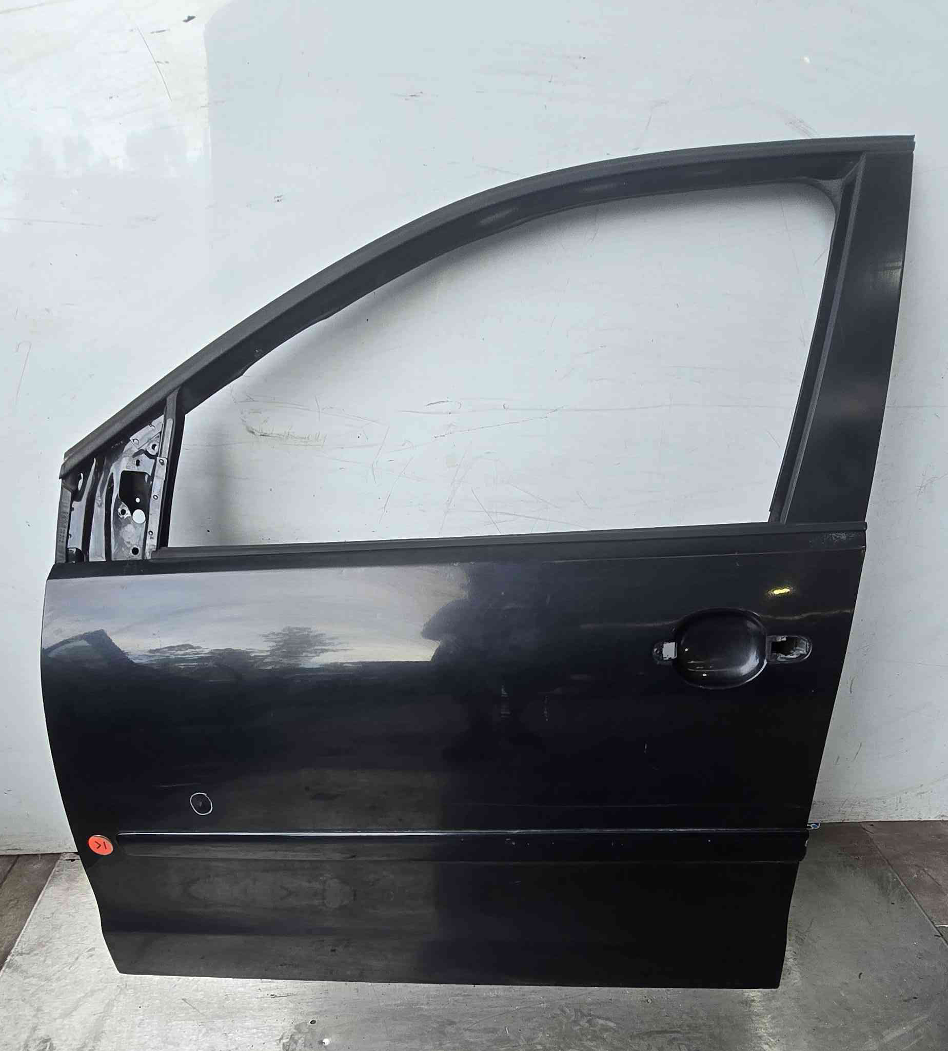 Porte avant gauche