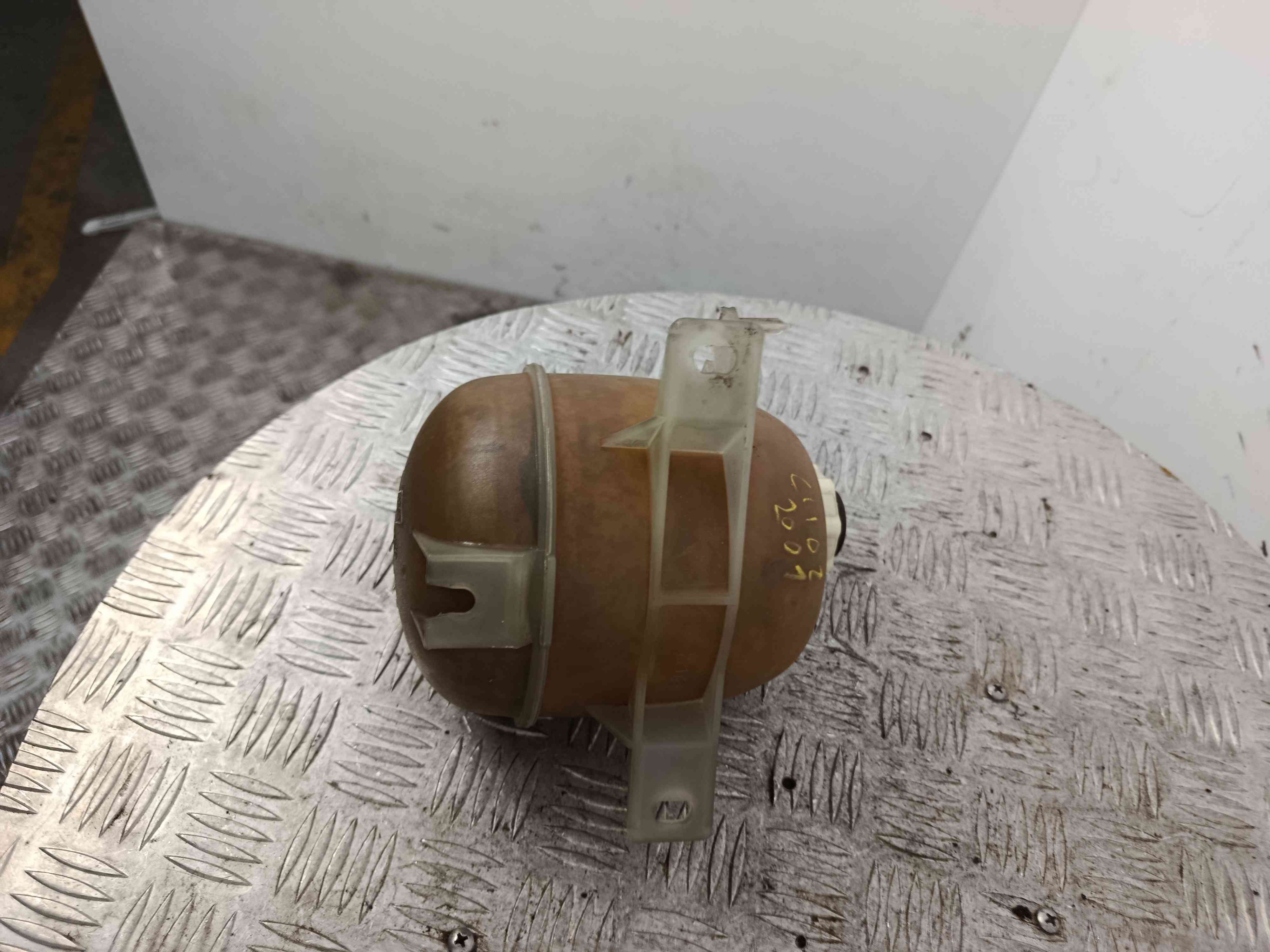 Coolant reservoir