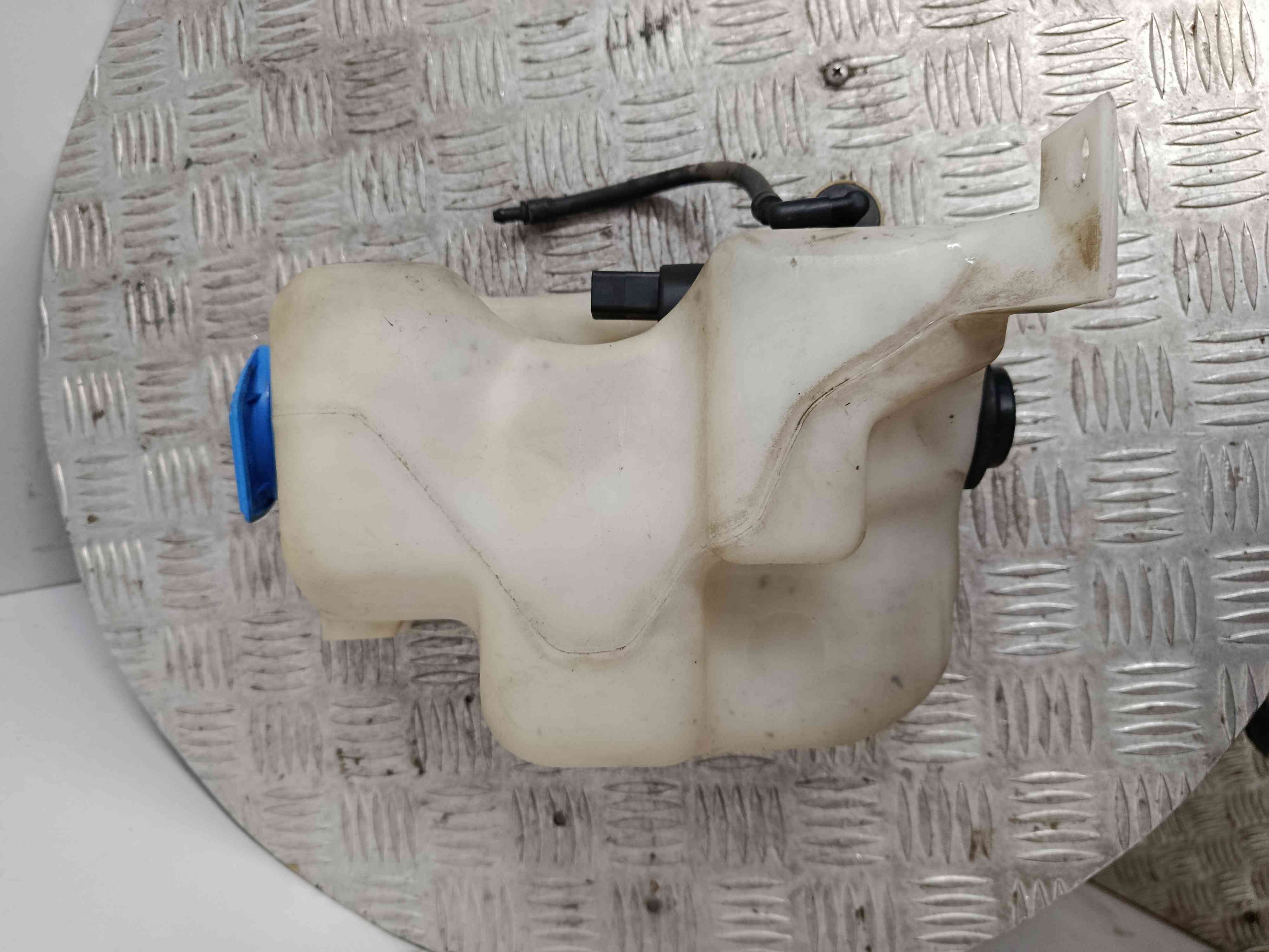 Windshield washer tank