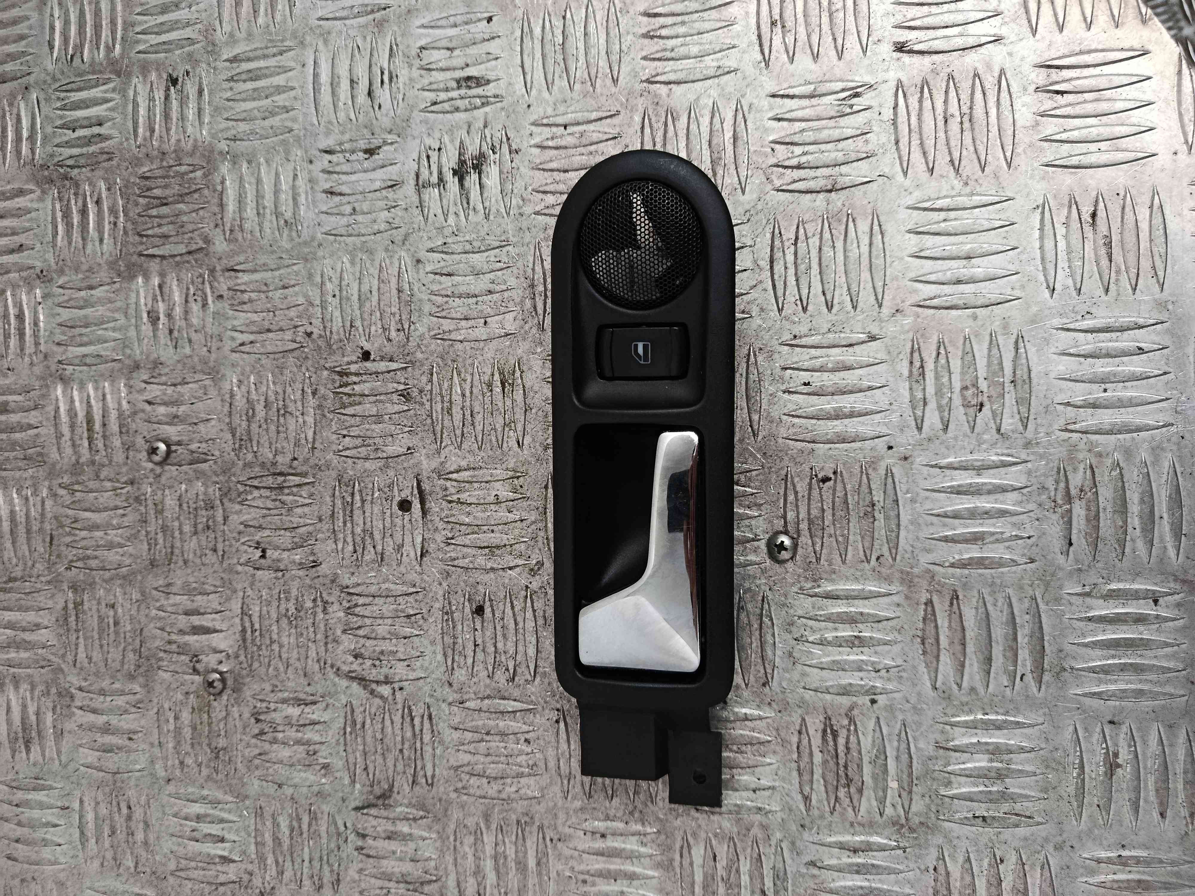 Rear Left interior door handle