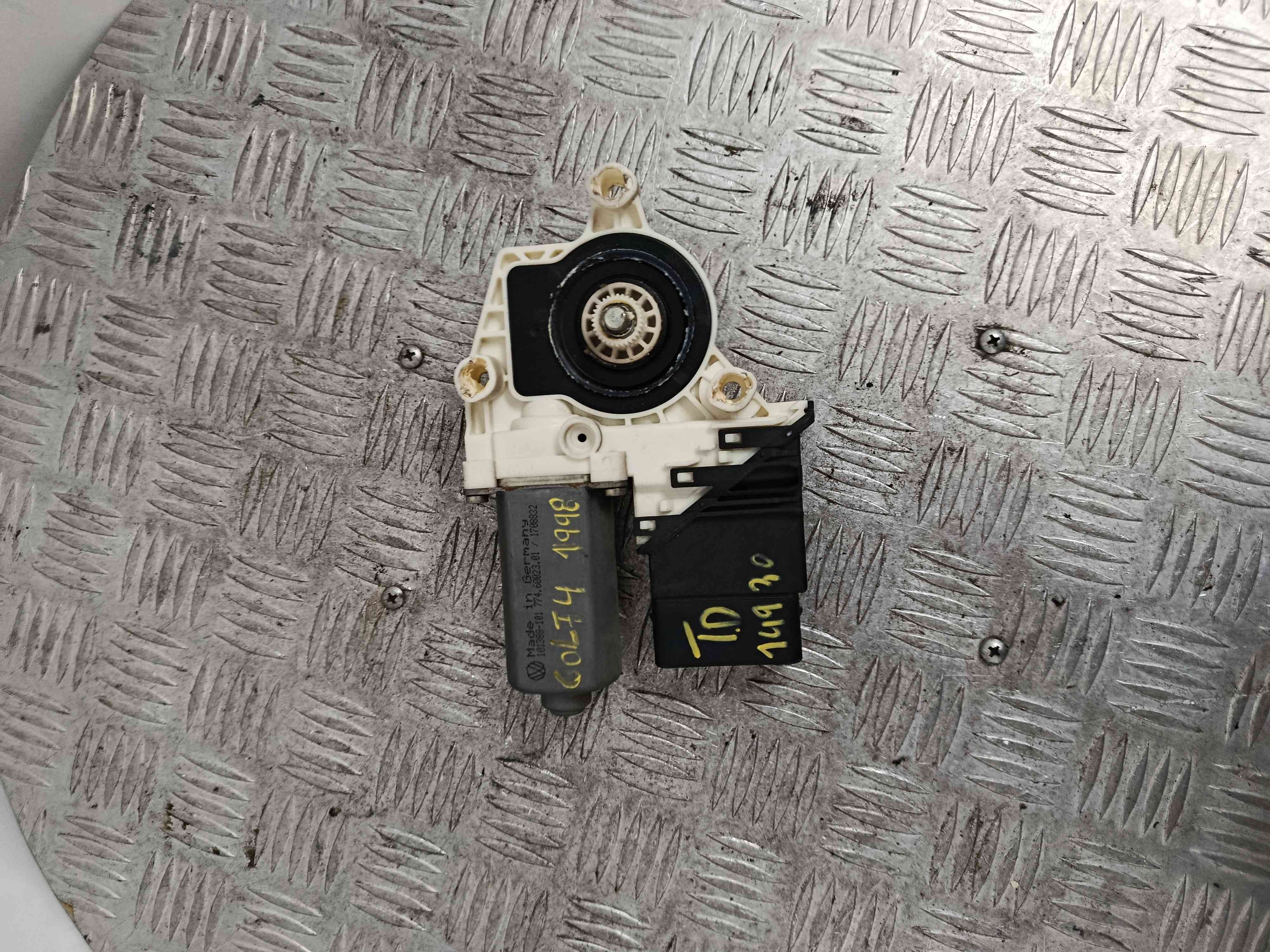 Right Rear  Door Window Regulator Motor