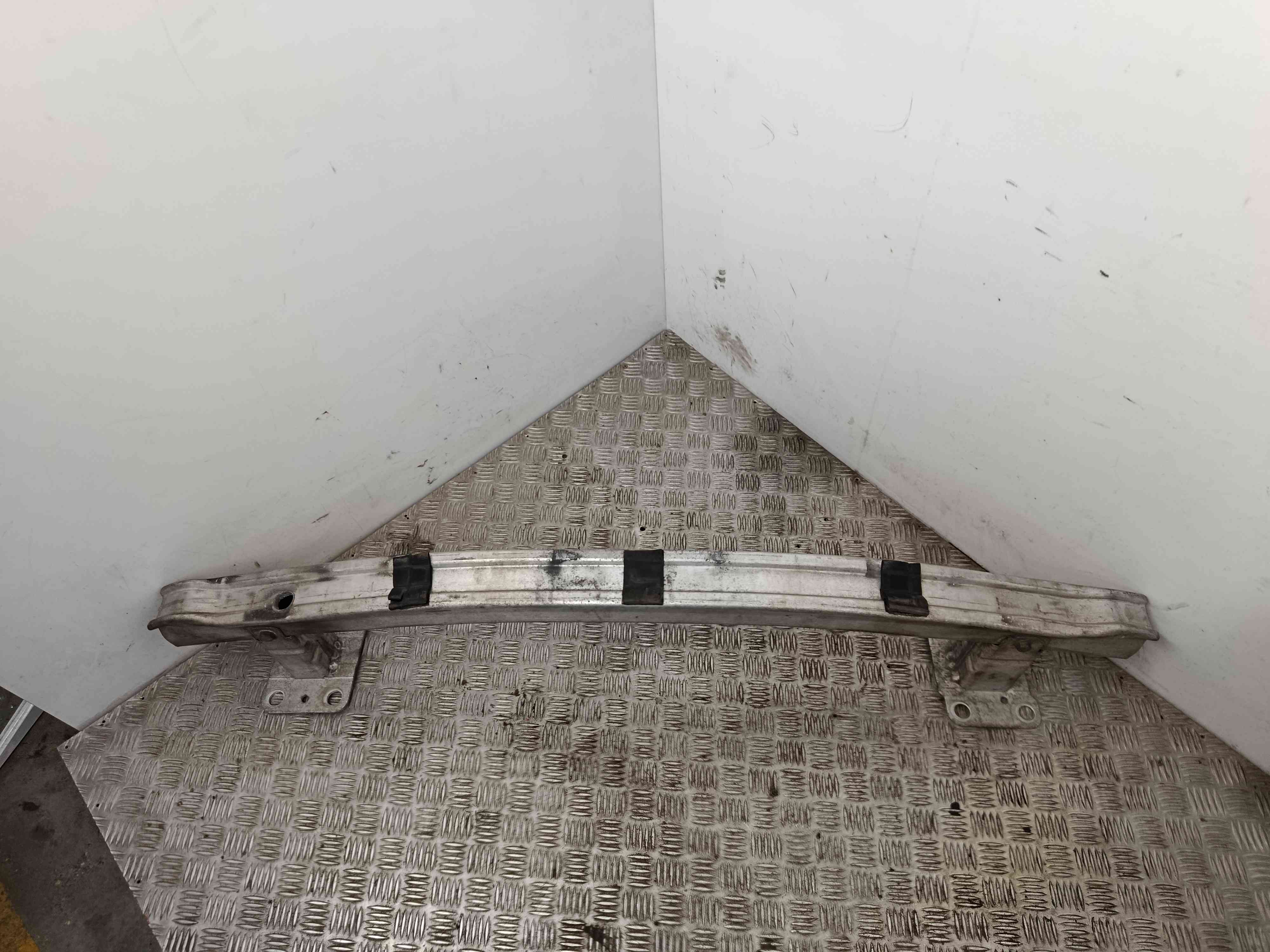 Front bumper reinforcement