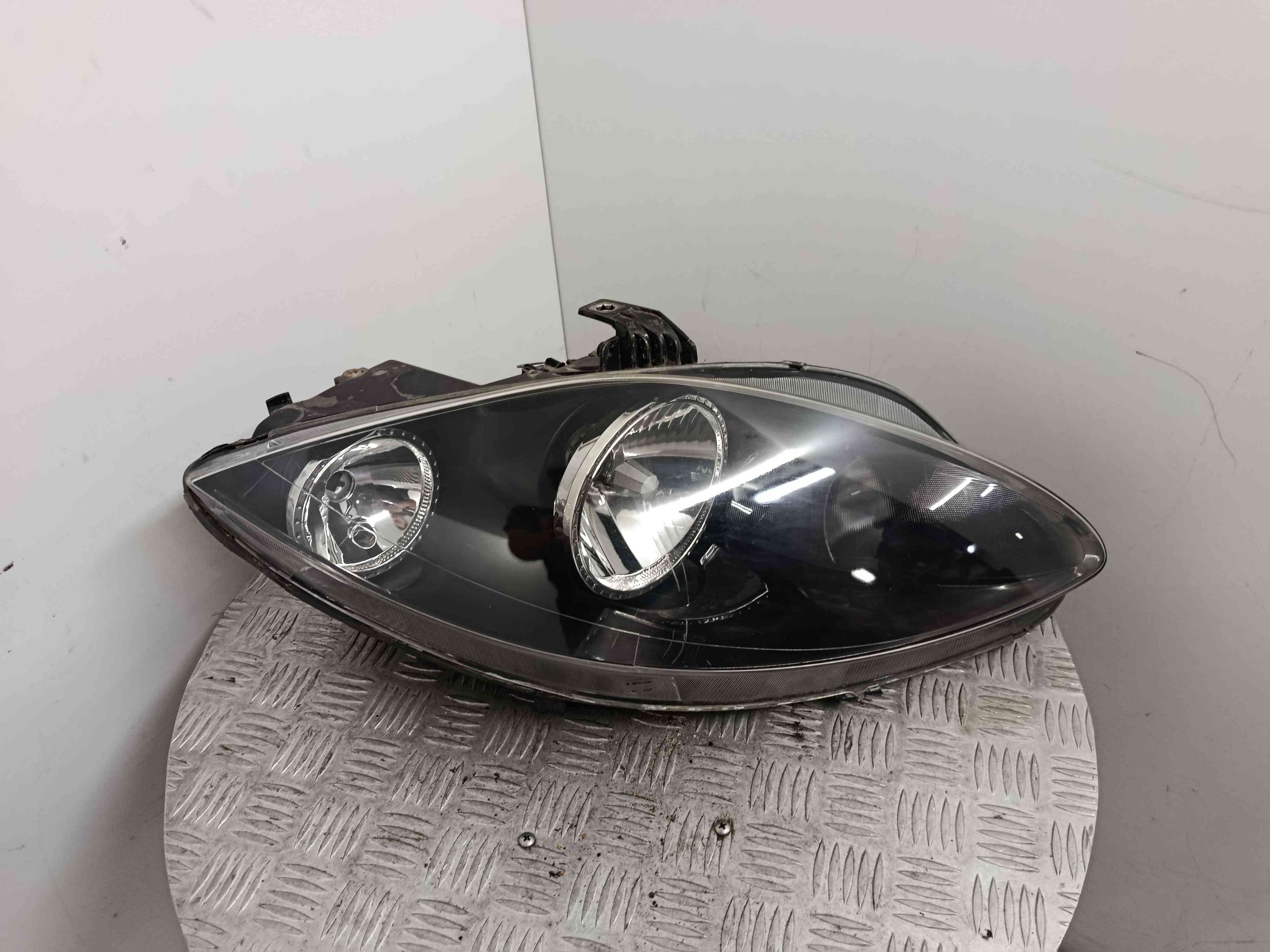 Right Headlight